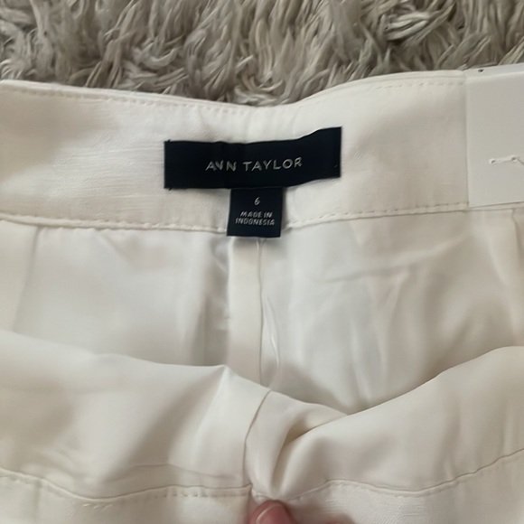 NWT Ann Taylor linen blend cream colored high rise shorts - Picture 3 of 7